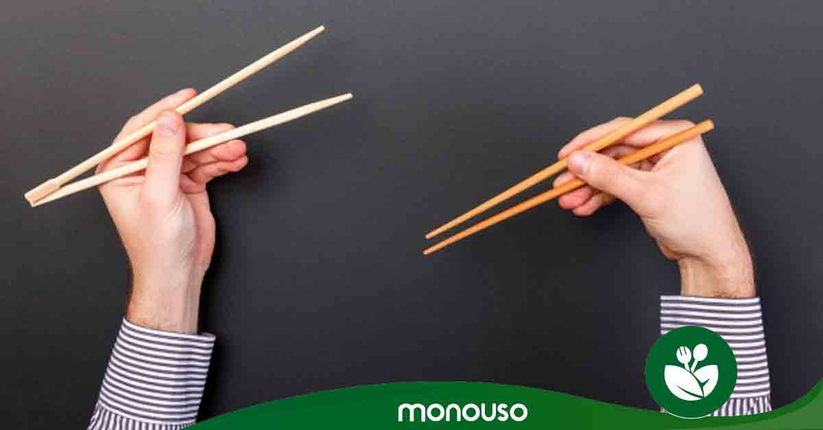 How to Hold Chopsticks: 5 Steps to Use Chopsticks Properly! (Pics/Video)